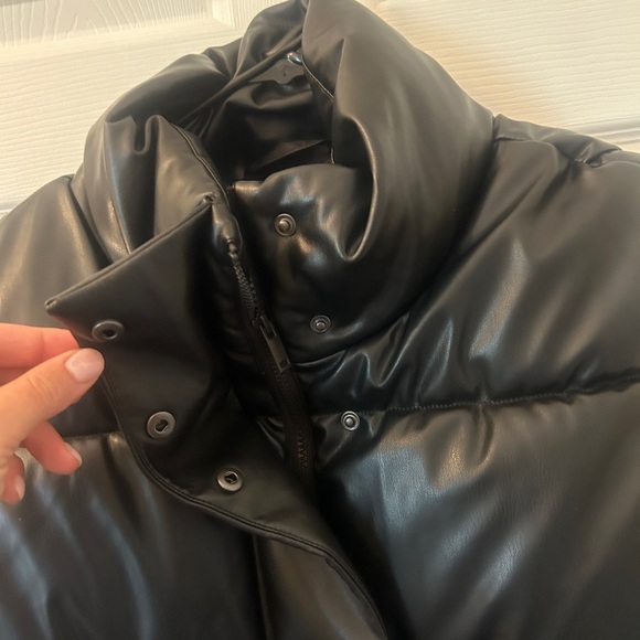 Gap Relaxed Faux Leather Vest - Picture 7 of 10